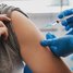 V České republice se potvrdil první případ přenosu očkování z člověka na člověka